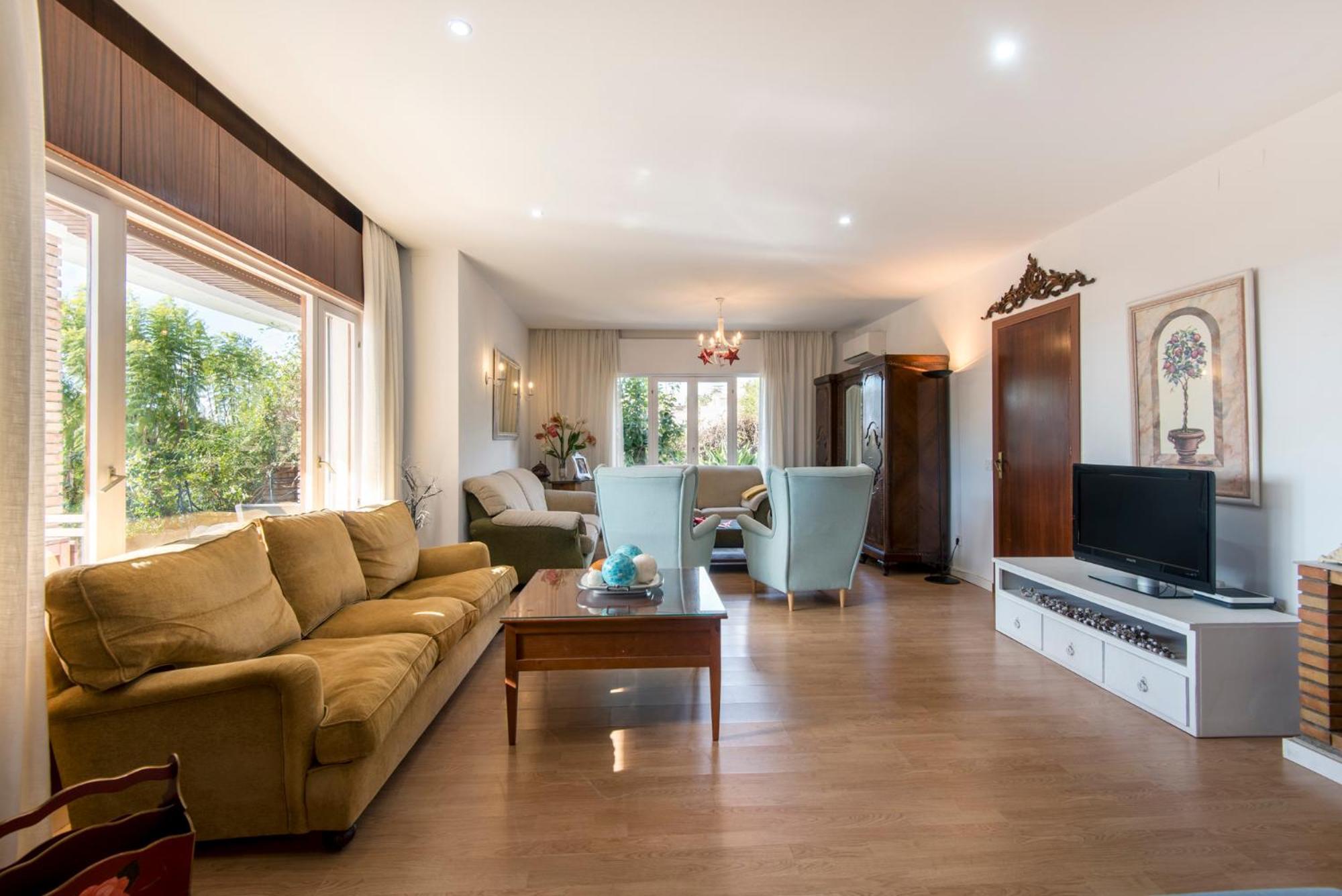 Queen Of The Ocean Villa: Stately Style House With Pool Malaga Bagian luar foto