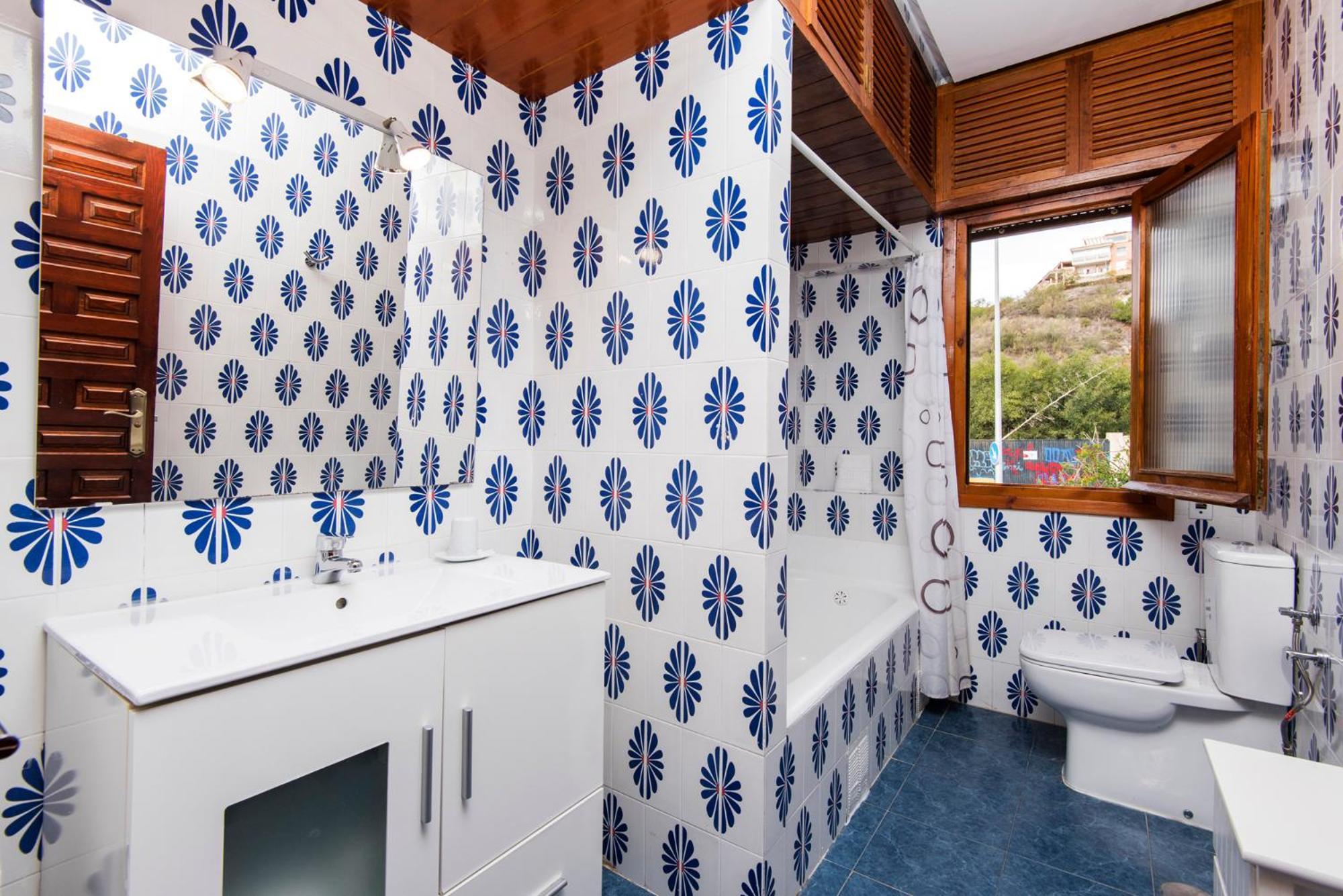 Queen Of The Ocean Villa: Stately Style House With Pool Malaga Bagian luar foto