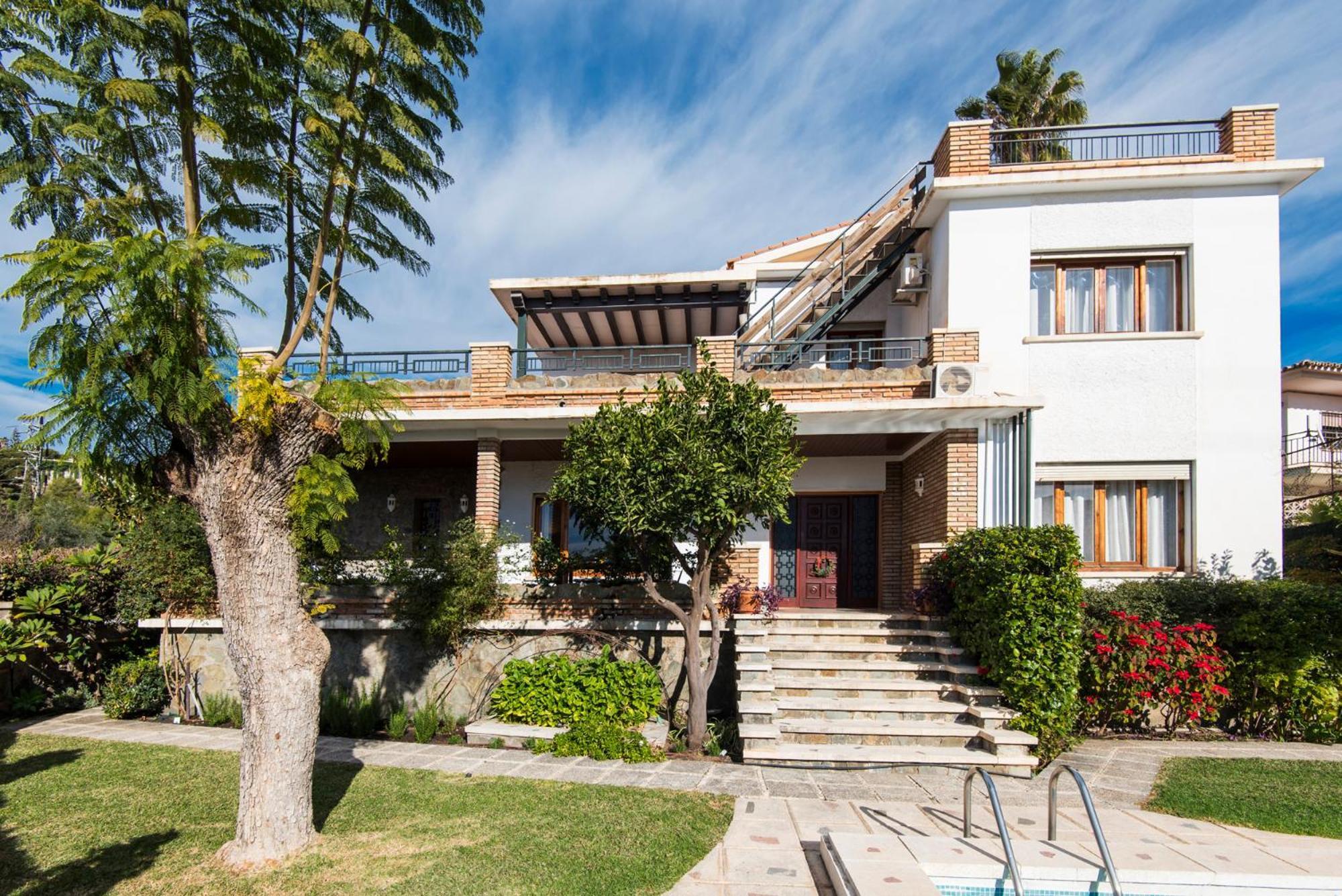 Queen Of The Ocean Villa: Stately Style House With Pool Malaga Bagian luar foto