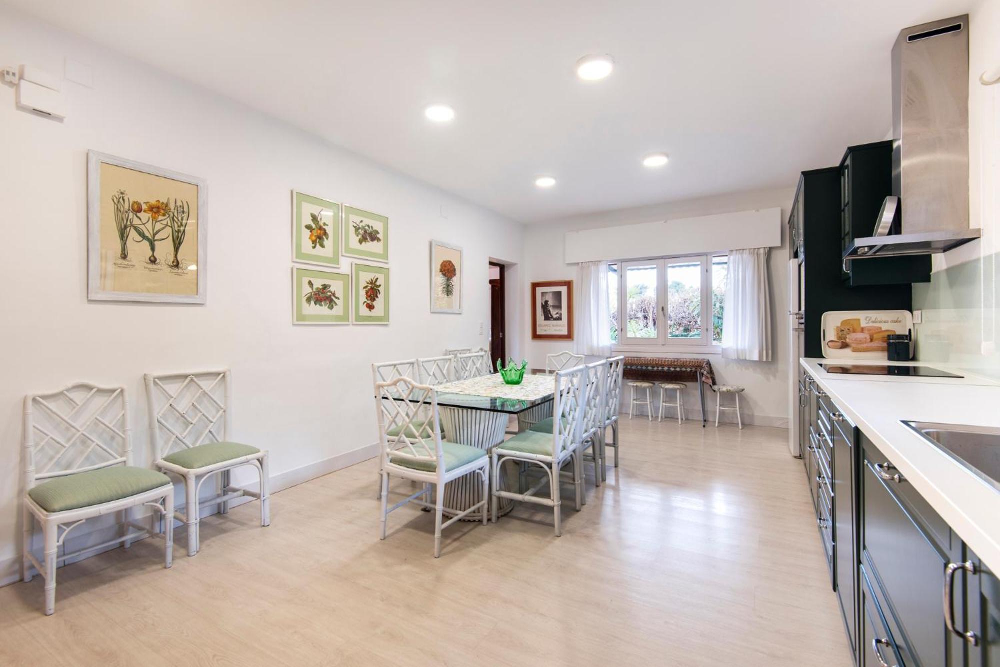Queen Of The Ocean Villa: Stately Style House With Pool Malaga Bagian luar foto