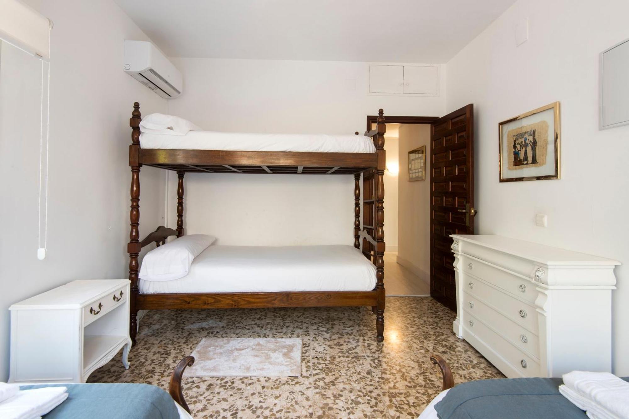 Queen Of The Ocean Villa: Stately Style House With Pool Malaga Bagian luar foto